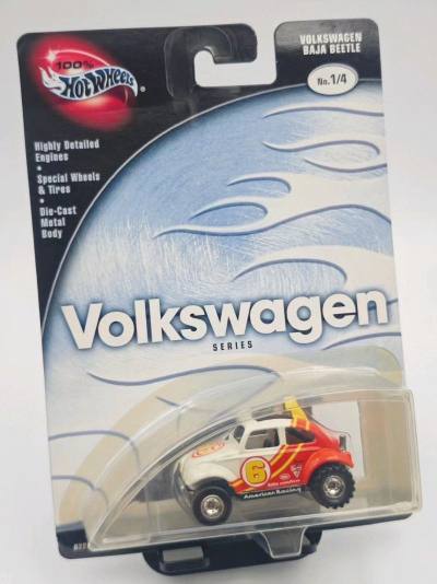 这款风火轮大众Baja Beetle模型，红白配色活力十足，越野轮胎和赛车涂装细节满满，合金质感扎实，是 Baja 越野迷的收藏佳品！