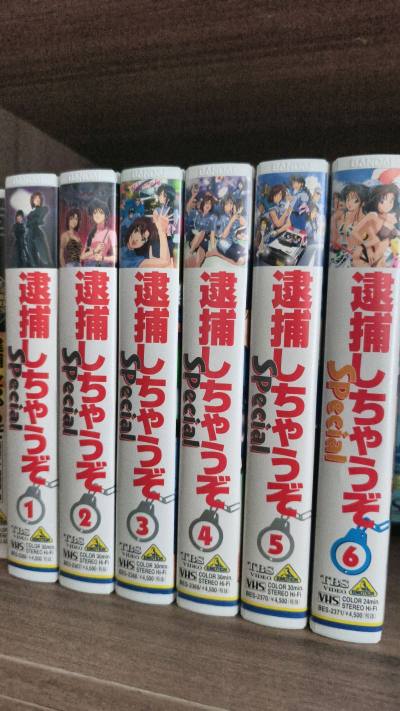 等了小半个月的海淘包裹终于到了！开箱瞬间超治愈，心心念念的宝贝完好无损，质感超出预期。正品保障，款式国内很少见，价格还美丽。虽然等待有点久，但收到货那一刻觉得一切都值，太满足了。