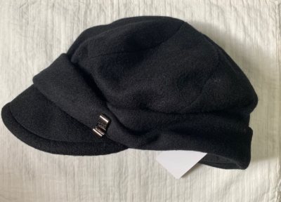 继首次使用雅虎日拍功能以及走EMS线路大成功后，本人又火速购入另一顶心选帽子，这次依旧走的是EMS线路，真的非常喜欢这条线，工作人员认真负责，包装干净整洁，快递时效速度有保证，从提交审核到收货没超过10天，用得安心用得放心，已从推荐变成力荐！