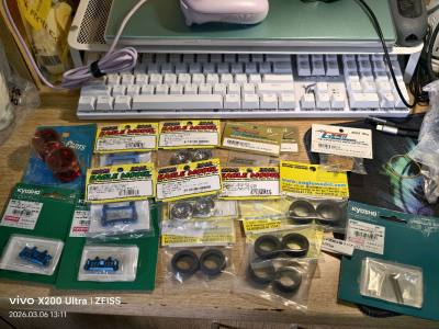 淘到很多国内没有的稀有货，快递也很快，两周就送到了，东西符合卖家描述，购物体验非常好，期待下次采购！