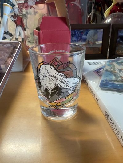 买了一个小玻璃杯，和一些廉价的小纸片一起走日本邮政ems回来了。包装很好，没有一点破损，速度也很快，每周的免手续费券切便宜的东西特别划算