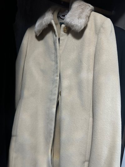 这次一次性运了十几件回来，有几件100%羊绒的非常惊喜，质量无敌好，没有什么瑕疵，做工也好，自留珍藏了，这么多日淘软件只用的惯挖煤姬！！！