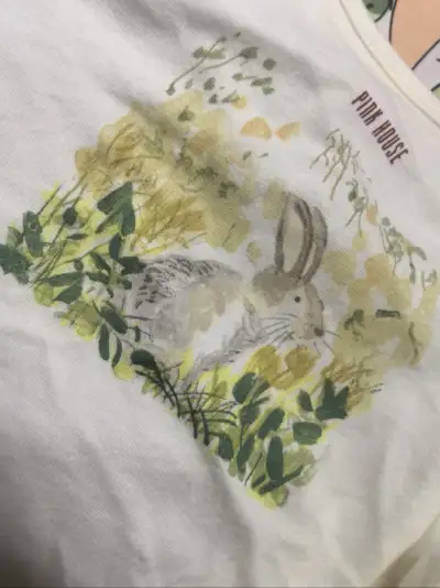 我真的太喜欢pinhouse兔子柄图啦！真的是在挖煤姬买了一件又一件根本停不下来，也是因为挖煤姬给我的购物体验很好并且价格也很便宜的原因