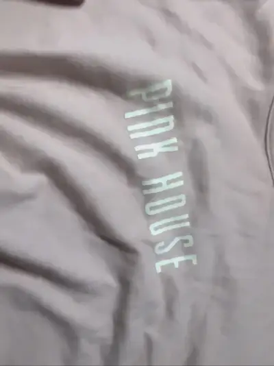 救命，谁能想到我能拥有这么美丽的小粉pinkhouse呢！特别感谢挖煤姬平台可以让我拥有美丽百搭的pinkhouse运输也很稳妥，完全不用担心衣服受损问题呢