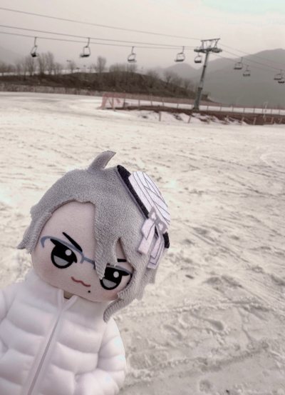 切的一只Azul万圣节努努 走了ems线 从下单到发送大概半个月就顺利到家了！努儿很可爱状态很好 箱子也很硬挺~！（os小羽绒服是我自己买来装上的 超级适配！）