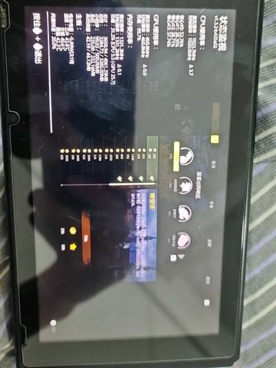 这次又买一个，不得不说比模拟器好用太多了。这次是18年的，惊喜的是还可以软破。到手插卡直接软折腾，免去了拆机的风险。直接上手玩到爽，有省了几十的折腾芯片钱。遗憾的是，在下这一单前，有一个OLED全套＋512内存卡，才卖一千一百多，没抢到，眨眼就没了，某鱼可是接近20...这次又买一个，不得不说比模拟器好用太多了。这次是18年的，惊喜的是还可以软破。到手插卡直接软折腾，免去了拆机的风险。直接上手玩到爽，有省了几十的折腾芯片钱。遗憾的是，在下这一单前，有一个OLED全套＋512内存卡，才卖一千一百多，没抢到，