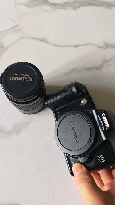 终于凑齐了玛米亚双反的最后一台c330，口水了很久了，但是这款机器的价格一直不便宜，值到运气好，日拍500多元拍到一台，收货也试了一下，功能正常。