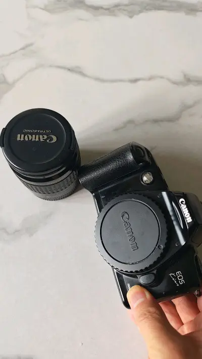 终于凑齐了玛米亚双反的最后一台c330，口水了很久了，但是这款机器的价格一直不便宜，值到运气好，日拍500多元拍到一台，收货也试了一下，功能正常。