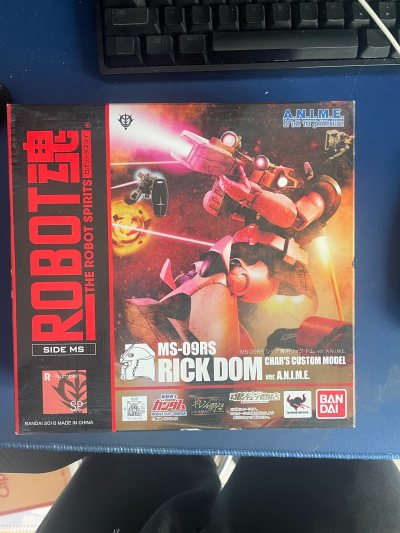 夏亚初版的robot魂力克大魔，还带运输盒，也是被我淘到手了，仅拆封的二手，性价比极高，成色很好，接着就要夸夸出价系统，用日拍很方便，选择了关税全额包含的竹蜻蜓plus，速度很快并且打包的很好，八角尖尖，必须好评！！！
  
  


 
 