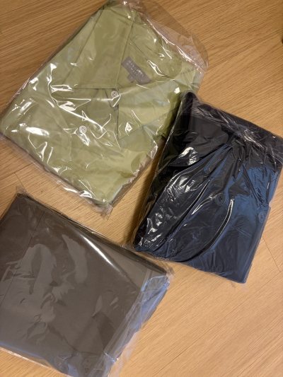 非常好看的一些春日颜色～抹茶绿的衬衫太好看噜！还买了卡其色的工装裙去搭配！藏蓝色的小西装也很美丽～质量很不错，挖煤姬靠谱！