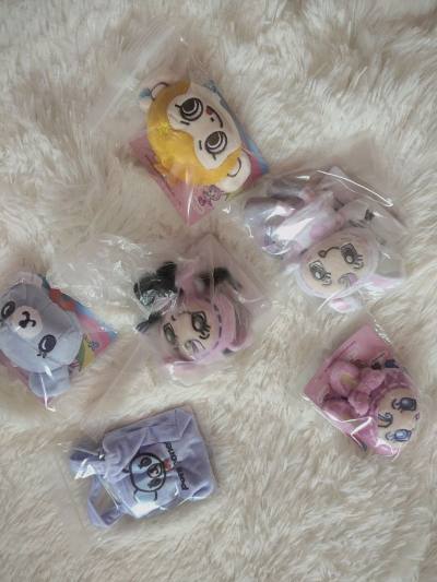 哇收到了喜欢的物品，娃娃和小包，太漂亮了，都非常的可爱，挖煤姬带给我了很多快乐，在这里淘了很可爱的，超喜欢的小物，挖煤姬发货速度也很快，收到货后超满意，真的很开心很开心哈哈哈！