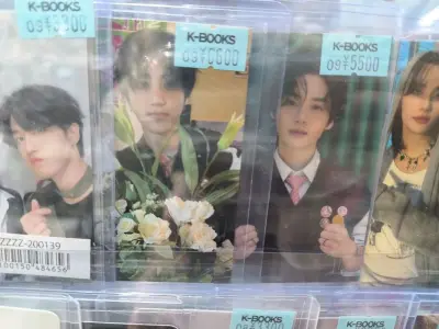 因为下预定的网站截了加上国内都是h价最终决定在煤炉碰碰运气，接近原价买到了全配置而且小卡也集齐了。物流很快很方便，不用自己纳税一次性全部都缴清了。