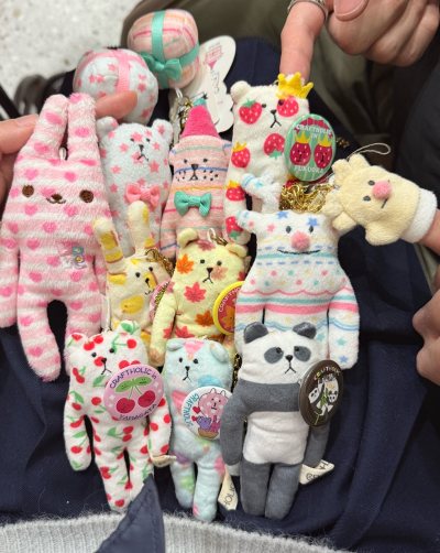 特别可爱知道吗，我超级喜欢的，云中生物和craftholic太萌了我会一直珍藏，我还要买买买，嘻嘻，太喜欢了！