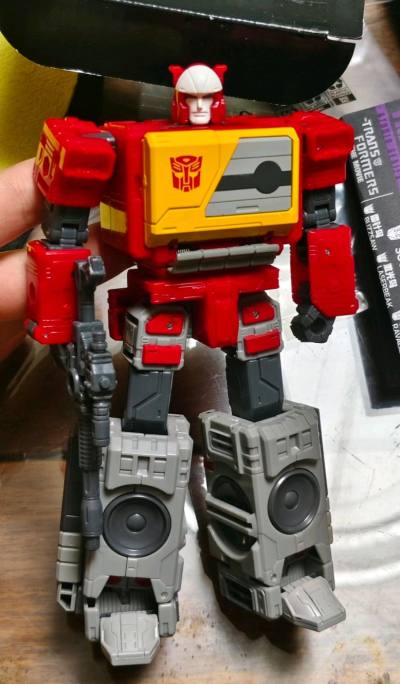 录音机到手之后，我已经把它颜色改成图2这样的了，特别帅气，我特别的喜欢。改色之后，有点接近原祖配色我感觉颜整体颜色更帅了