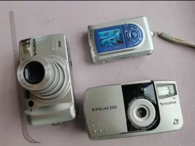 又淘了一堆小玩意儿，像开盲盒一样，令人惊喜的是大部分都是好的，打理一下就可以上手使用了，属于捡漏了，开心。


