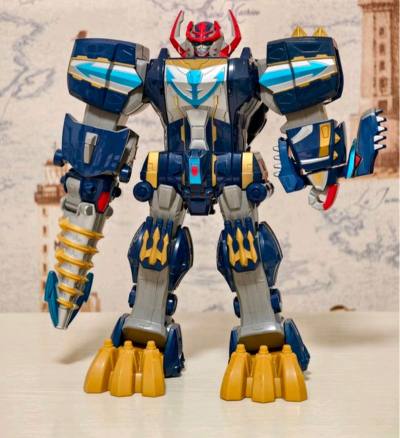 这一款龙形的玩具真的特别的有意思，变形起来有3个个状态，而且把玩起来也特别的有趣特别特别的好玩，发货也特别的快，平台的邮费也特别的便宜