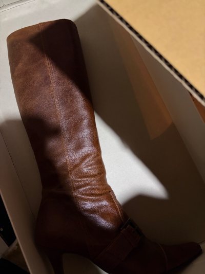 在挖煤姬买的衣服和鞋子超级满意！品相好！和去描述一致，打包严实无破损，物流顺畅实效稳，操作简单、客服贴心，日淘体验拉满，强烈推荐！



