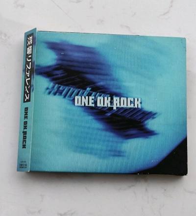 CD盘面印刷精致，歌词本排版很有质感，外壳包装完好无损，发货和快递运输速度很快，很适合作为珍藏版，非常满意???