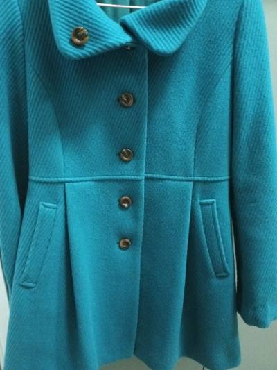 年前一直想买绿色外套，但很少遇见特别喜欢的绿色，于是来挖煤姬看看，果然找到了很合适的，用了优惠券和积分后也非常实惠，可以说物美价廉