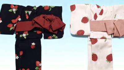 老师的手作和服好好看 腰带非常有特色 色彩搭配十分协调 黑色配酒红腰带 白色配粉腰带 很漂亮很喜欢??


