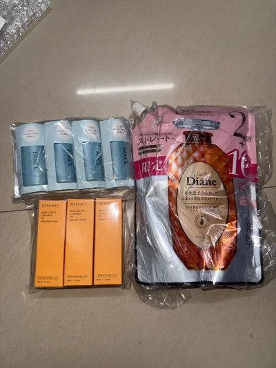 这次在挖煤姬的购物体验真的超棒！物流速度快得超出预期，包裹包装得严严实实，商品完好无损。入手的FANCL卸妆油温和不刺激，Attenir卸妆油柑橘香治愈，Diane洗发水柔顺又有光泽，每件都很满意。客服响应及时，全程购物省心又安心，已经列入无限回购清单啦～


