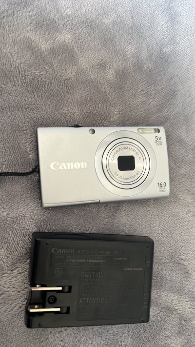 超级完美哦，很满意，非常新的机器，超级爱，物流也不错，总体来说很完美啊，没有辜负我的等待，我很喜欢，嘿嘿，卖家我也很好??，满意满意