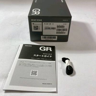 超喜欢的相机 但国内炒得价格太贵了 还好在这里看到正价的 马上拿下!拿到手马上就去拍照了，效果也是我很喜欢的，而且日语也并不是影响使用。身体支出就很好看，也只有现在在这里才能买到好价的相机了，真是太喜欢了。