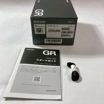 超喜欢的相机 但国内炒得价格太贵了 还好在这里看到正价的 马上拿下!拿到手马上就去拍照了，效果也是我很喜欢的，而且日语也并不是影响使用。身体支出就很好看，也只有现在在这里才能买到好价的相机了，真是太喜欢了。