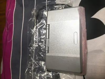 这次到货的经典的任天堂掌机—NDS系列初代，玩家们俗称的饭盒机。该机型用料扎实，质量上乘不容易坏，可惜品相好的存世不多，大多都有划痕，我这台品相可以说是十分给力了，属于收藏级，非常不错，感谢挖煤姬！



