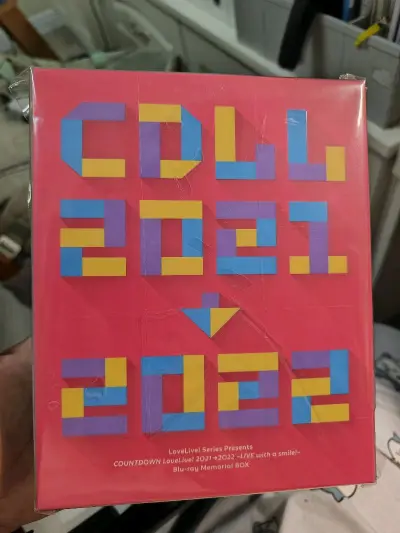 感谢挖煤姬捏，很快的就送到了，比想象中快的不是一星半点，包装也十分优秀主要价格也十分实惠，一开始日本老哥是粘在硬纸板上发来的，重新包装的时候还细心给我撕下来了，外皮没有任何损伤真的感谢


