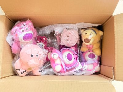 芜湖！又是一期海淘开箱分享！很开心又收到包裹！感觉每次都像拆礼物一样！收到的毛孩子都很惊喜！超喜欢的！有雨衣小熊！可爱的猪猪！依旧是稳妥的竹蜻蜓！期待下一次开箱噜！