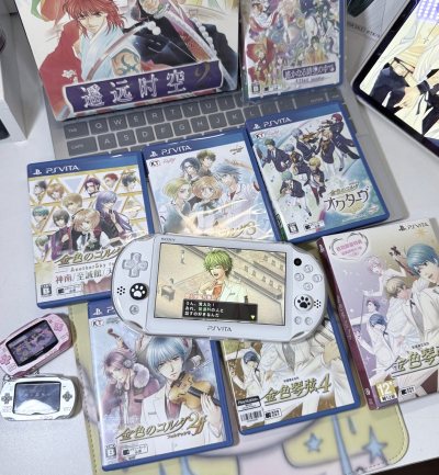 在煤炉刷到链接立刻下单了，挖煤姬代切速度也是十分给力几秒就切成功了?入库后拍照服务非常全面清晰，推荐推荐！
合箱走的竹蜻蜓plus，不仅时效快包装还很安心?几天我的小卡带就都回国了～感谢挖煤姬让我速速品味到美味卡带（＾∇＾）