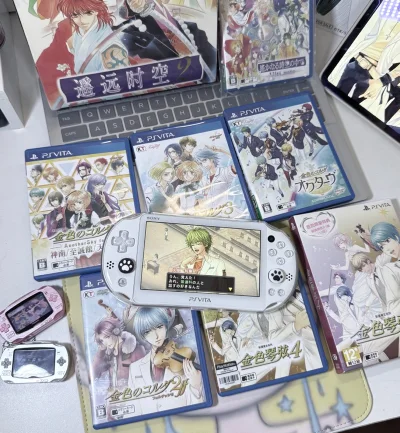 在煤炉刷到链接立刻下单了，挖煤姬代切速度也是十分给力几秒就切成功了?入库后拍照服务非常全面清晰，推荐推荐！
合箱走的竹蜻蜓plus，不仅时效快包装还很安心?几天我的小卡带就都回国了～感谢挖煤姬让我速速品味到美味卡带（＾∇＾）