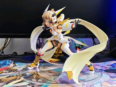 这一次买的手办挺大盒的，走Ems价格比较贵，而且关税也比较多，所以这次选择试试竹蜻蜓路线，感觉上还可以，虽然和EMS比还是差了些，但确实便宜一些。还有就是响爷真的帅


