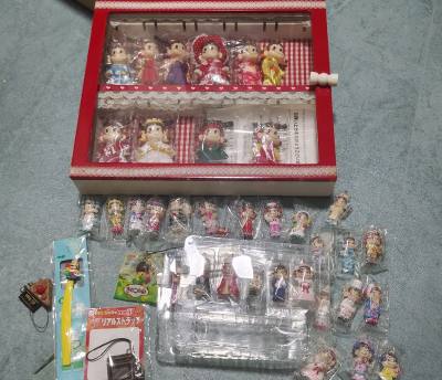 这次在雅虎日拍上拍了一些中古玩具，主要是不二家的挂件和明治大叔的挂件，都是全新未拆的，非常可爱⚈₃⚈
这次因为重量和体积比较大，就走了海运，这次海运时间很短，就花了二十多天，很棒！
非常愉快的一次海淘开箱