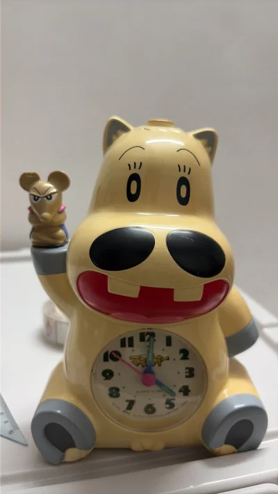 中等价格买了热斗小马的时钟，可惜老鼠先生的耳朵有损了，希望下次能蹲到个完好的，另外露宝达的大象也很好，就是有点泛黄了。