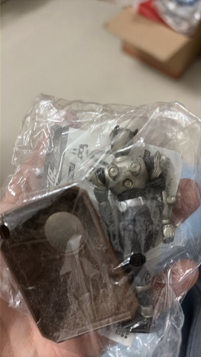 超级喜欢龙骑，龙骑里的反派角色龙牙非常有魅力，我这次刚好买到了龙骑磁铁玩具的隐藏版龙牙，可以欣赏一下吧


