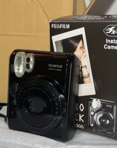 拍立得机子特别特别好！无敌好！用了平台的优惠价嫁格也特别划算，
而且物流也很快原本以为要20多天才能送到没想到才10天就到了，而且机器和详情页的一模一样，品相超级完美，运费用了积分抵扣了一些，让运费变得超级少，算下来超级划算，比国内便宜好多，太爱挖煤姬了！！！
而且...拍立得机子特别特别好！无敌好！用了平台的优惠价嫁格也特别划算， 而且物流也很快原本以为要20多天才能送到没想到才10天就到了，而且机器和详情页的一模一样，品相超级完美，运费用了积分抵扣了一些，让运费变得超级少，算下来超级划算，比国内便宜好