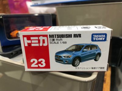 托米卡 No.23 三菱 RVR 绝版十多年的老车了还能买到全新非常不错了，还能保存的这么好。 欧蓝德 AXCR 玩具反斗城本土限定款也能买到好价完美值了。打包也好物流也快。赞赞的