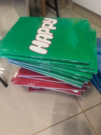 在平台上买了很多东西了，二手的全新的都有。每一次切物都很快速，回复也挺及时的，打包合 单速度也有在变快，应该是平台越做越好了，收到了很多喜欢的专辑小卡，应援物，很多都是二手转卖但是都很新，走了海运大概25 天，慢 慢等待的过程也是很开心的！挖煤姬很容易操作