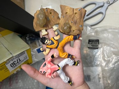 海淘等了半个月超值得！手办造型精致，漆面均匀无溢色，包装扎实无损坏，正版授权质感拉满，收藏爱好者真心推荐～