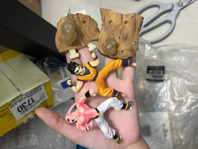 海淘等了半个月超值得！手办造型精致，漆面均匀无溢色，包装扎实无损坏，正版授权质感拉满，收藏爱好者真心推荐～