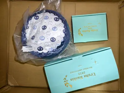 终于收到挖煤姬的谷子啦!包装超用心，气泡膜裹得很严实，吧唧、纸片全都完好，盒况完美没压痕。物流比预想快，清关顺利，品相超正，和图片一模一样，日淘挖煤就认准挖煤姬，强烈推荐!