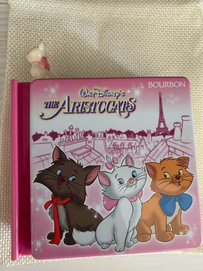 2026年新的开始，新的煤炉挖挖挖又开始。这批到了的是一些小盒子，玛丽猫铁盒子蛮大的，可以放进许多小东西；另外两个木盒子，盖里面带磁吸，一关就方便，虽然里面原配的小卡签没有，但价格便宜也不影响可爱。