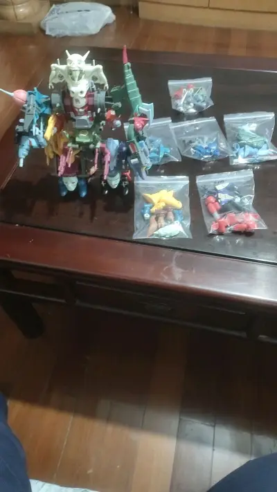 大魔神太帅了，1988年版还是那么值得收藏，收到以后花了好几个小时整理拼装，都是值得的。小时候根本买不起，现在圆了儿时的梦，神龙斗士系列就是这个大魔神印象深刻，14个合体，帅的不得了，牛逼收藏品！