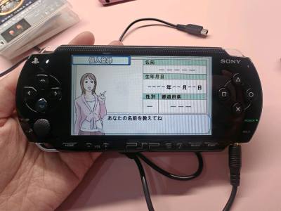 机器原来的主人保存的很好，箱子什么的都有，还附送了很多游戏。已经是很多年前的东西了，还能买到这种成色真的很惊喜。这次使用了挖煤姬的还价功能，价格很优惠。


