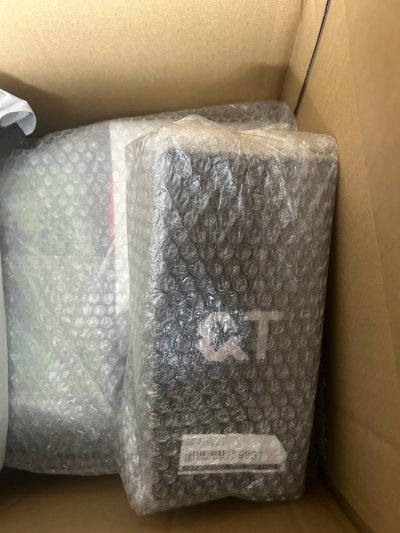 淘到超划算的应援棒！代拍响应快，到手包装完好成色超新，拍下来比国内便宜太多，强烈推荐给喜欢淘好物的朋友！



