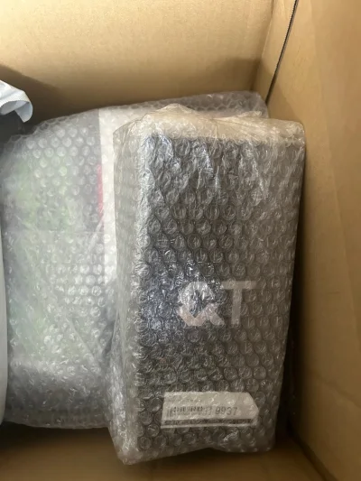 淘到超划算的应援棒！代拍响应快，到手包装完好成色超新，拍下来比国内便宜太多，强烈推荐给喜欢淘好物的朋友！



