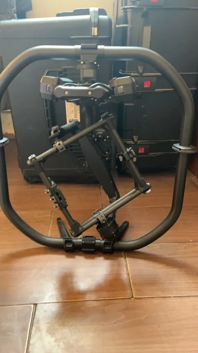 稳定器已经收到， 功能很强大，成色也十分满意。箱子比我想象的大，
和图片一样，运输很安全，收到货测试了功能，一切都很正常， 没有丢失物品，购物愉快， 希望下次官方可以优惠券力度大些 谢谢