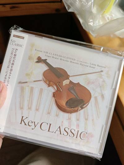 这次在平台上一次性带回了几张收藏级的CD，感觉青春又回来了！包裹里包含了Key社的经典改编集《Key CLASSIC》和《dye mixture》，还有《WHITE ALBUM 2》非常有分量的原声带《answer》，以及水树奈奈那首百听不厌的《innocent s...这次在平台上一次性带回了几张收藏级的CD，感觉青春又回来了！包裹里包含了Key社的经典改编集《Key CLASSIC》和《dye mixture》，还有《WHITE ALBUM 2》非常有分量的原声带《answer》，以及水树奈奈那首百听